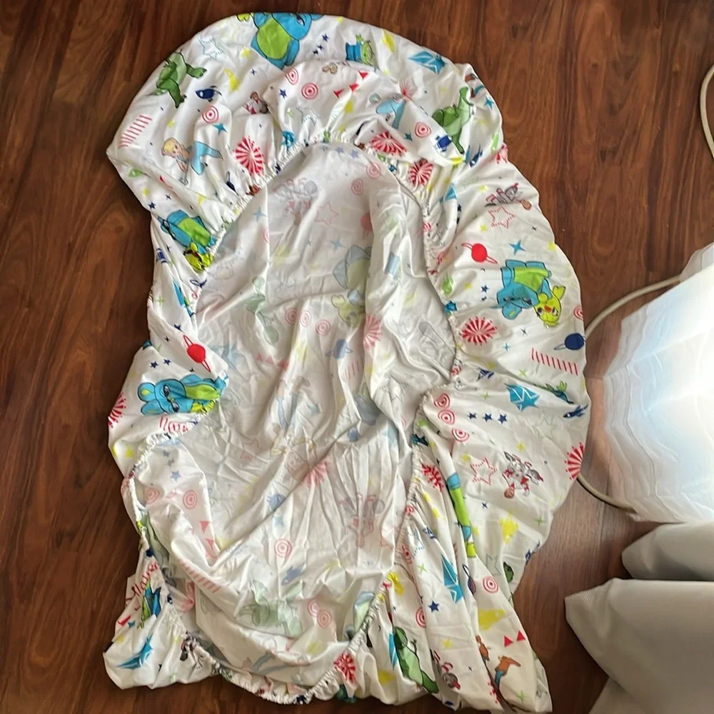 Toy Story 4 fitted sheet (TWIN) & shirts